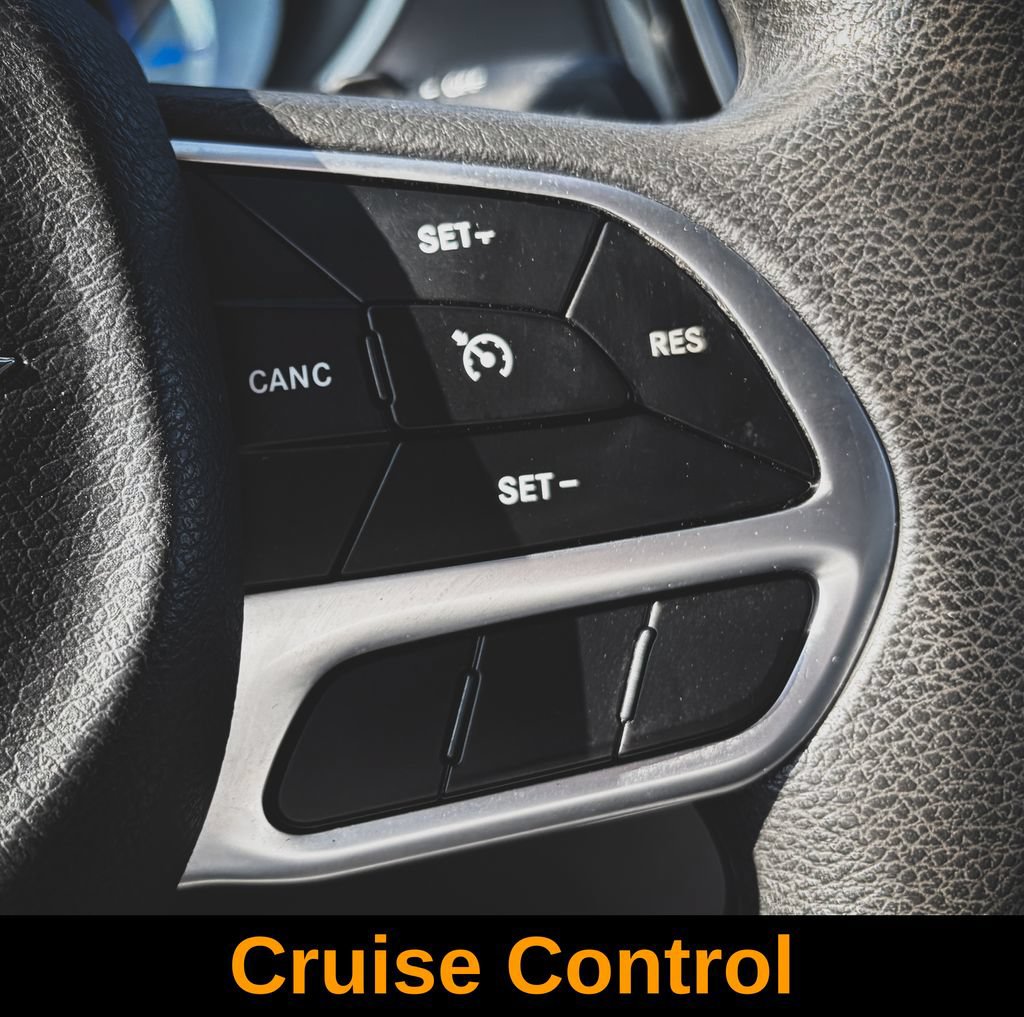 Used 2017 Chrysler Pacifica Touring Plus FWD image 11