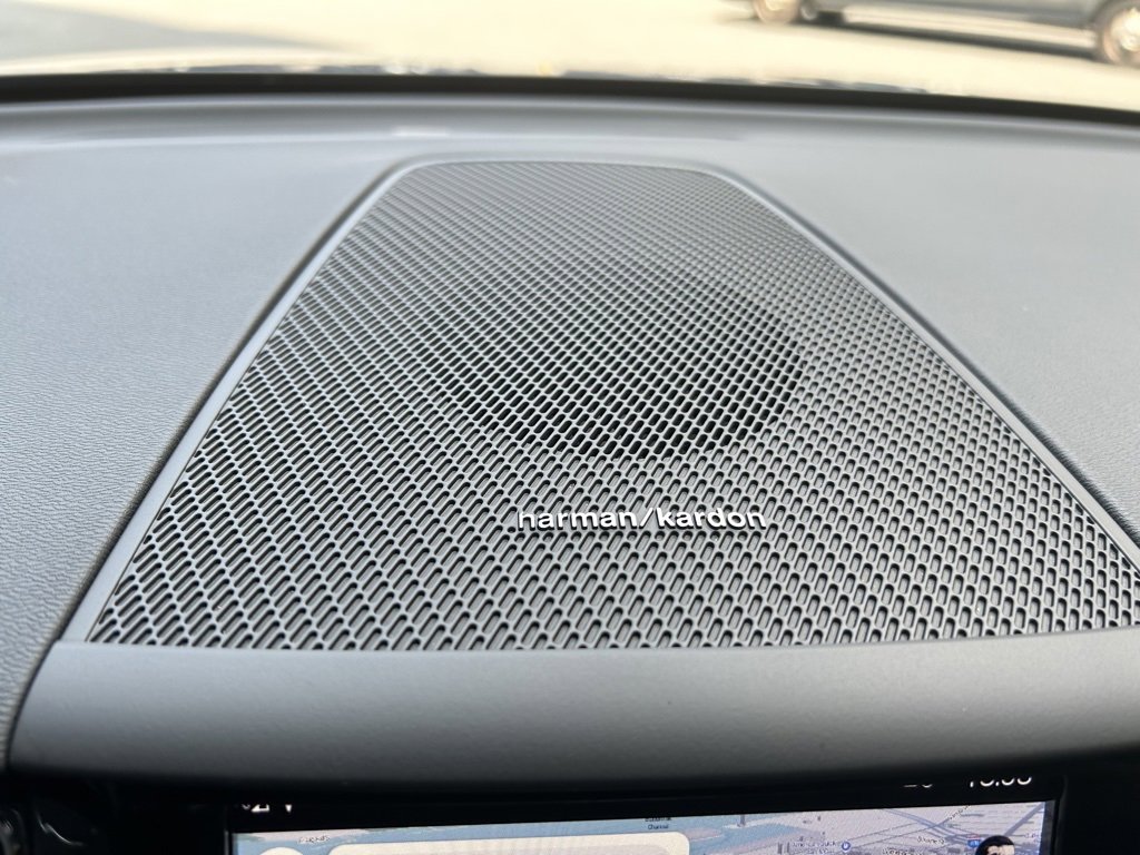 Certified 2024 Volvo XC60 T8 Plus w/ Climate Package image 28