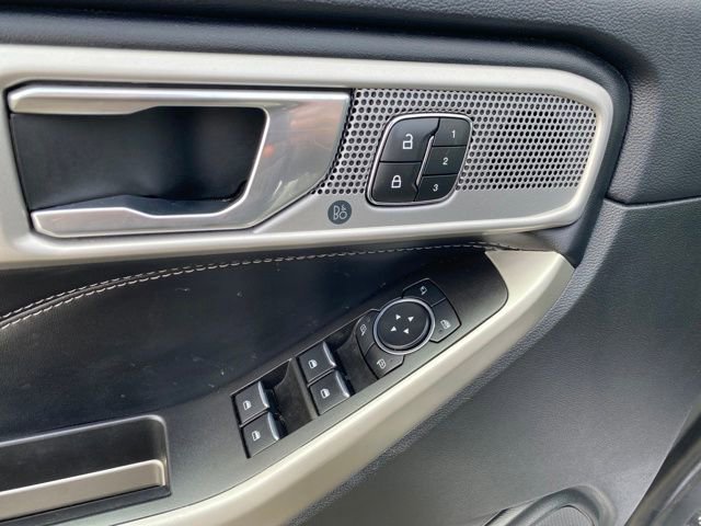 Used 2022 Ford Explorer Limited AWD/4WD image 18
