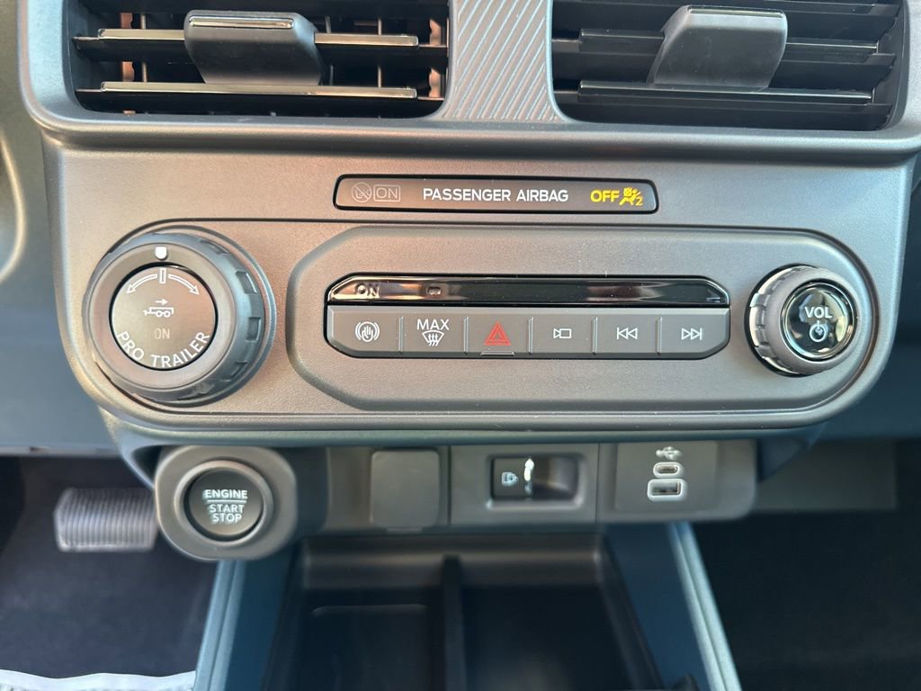 New 2026 Ford Maverick Lariat w/ Black Appearance Package AWD/4WD image 16