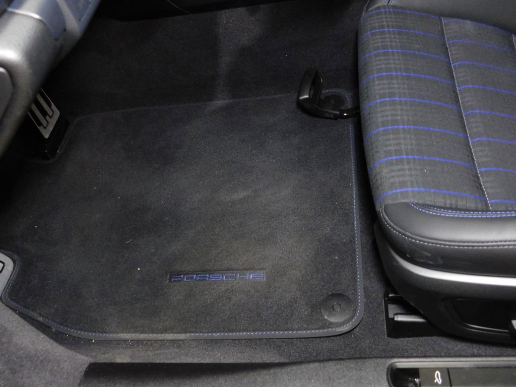 Used 2025 Porsche 911 Carrera T image 40