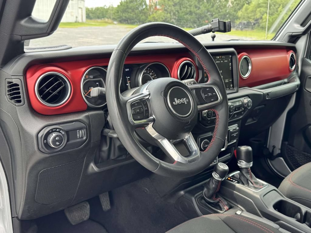 Used 2023 Jeep Gladiator Rubicon w/ Cold Weather Group AWD/4WD image 2
