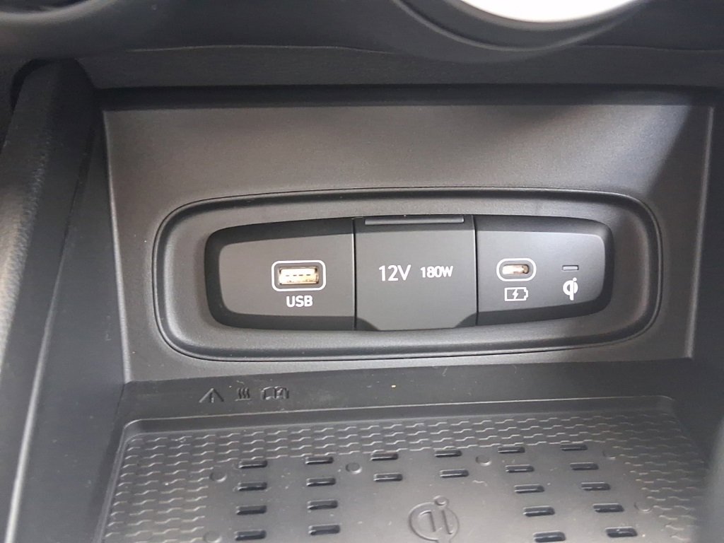 New 2025 Hyundai Venue Limited image 25