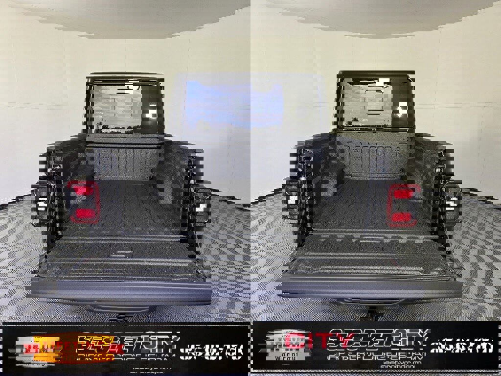New 2025 Jeep Gladiator Mojave image 31