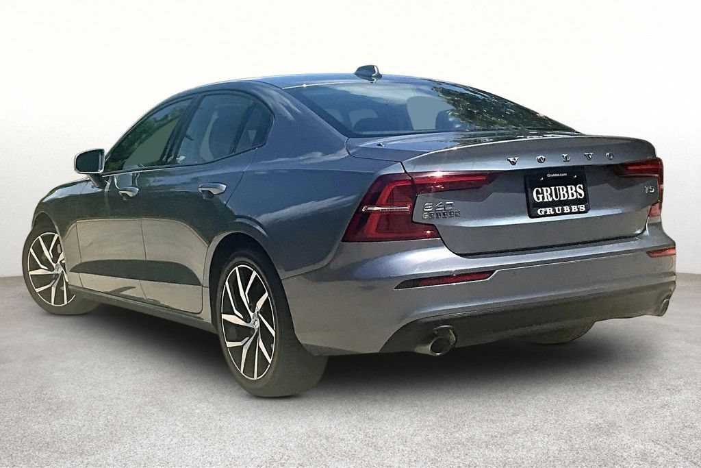 Used 2020 Volvo S60 T5 Momentum FWD image 12