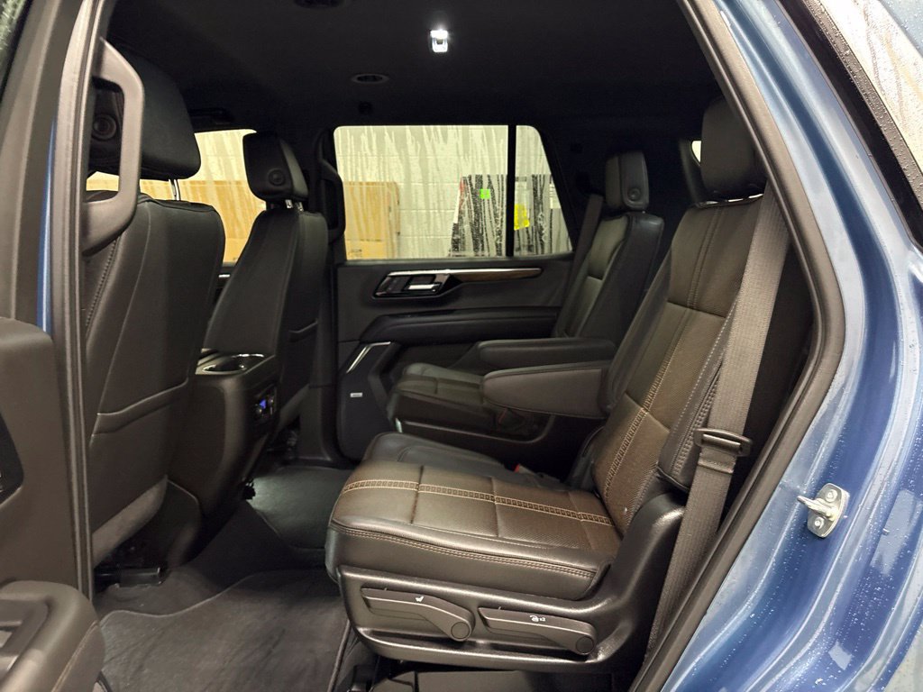 Used 2025 Chevrolet Tahoe High Country AWD/4WD image 30