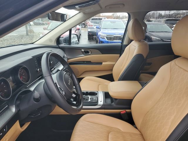 Certified 2024 Kia Carnival LX image 16