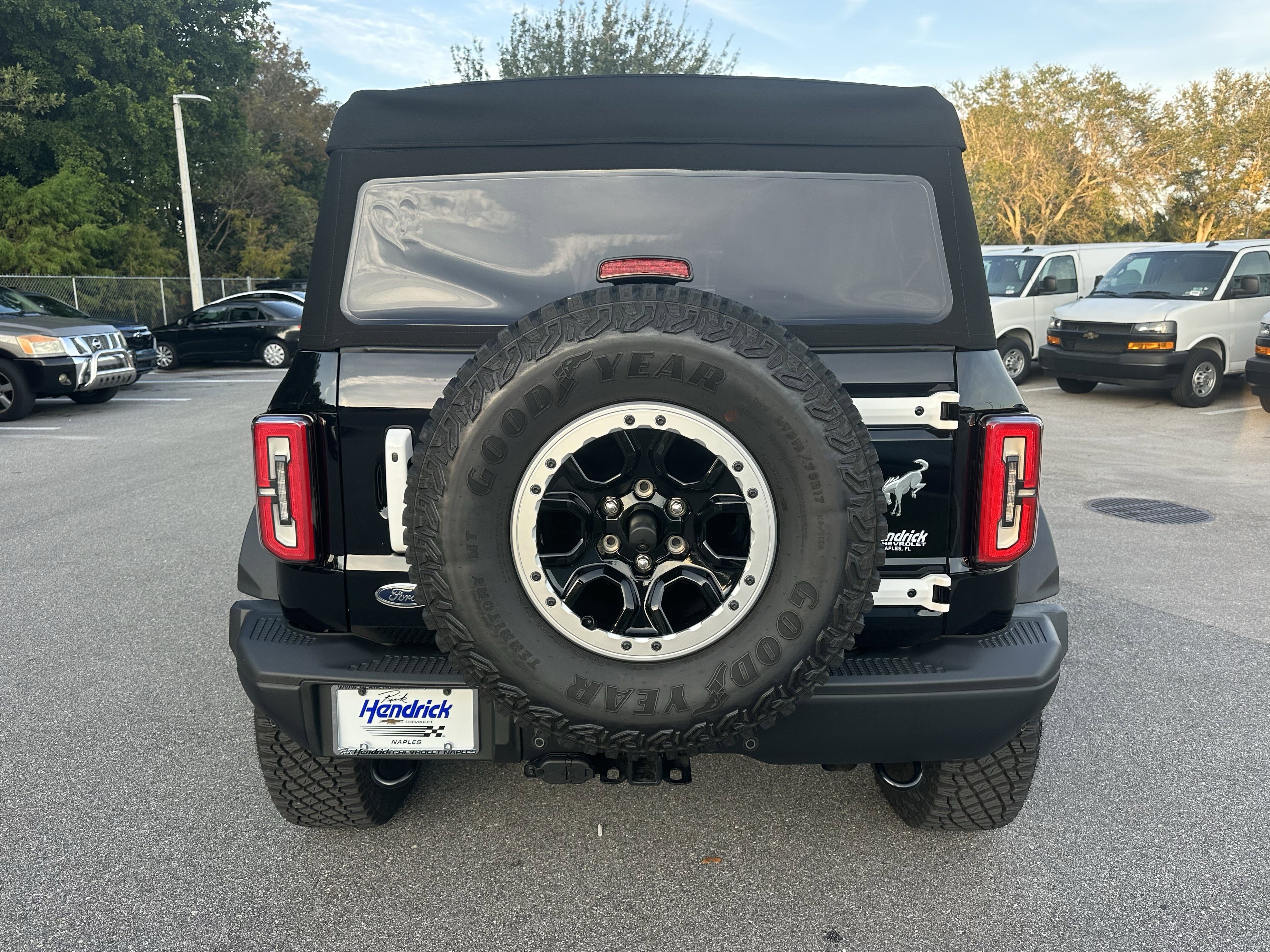 Used 2023 Ford Bronco Badlands image 9