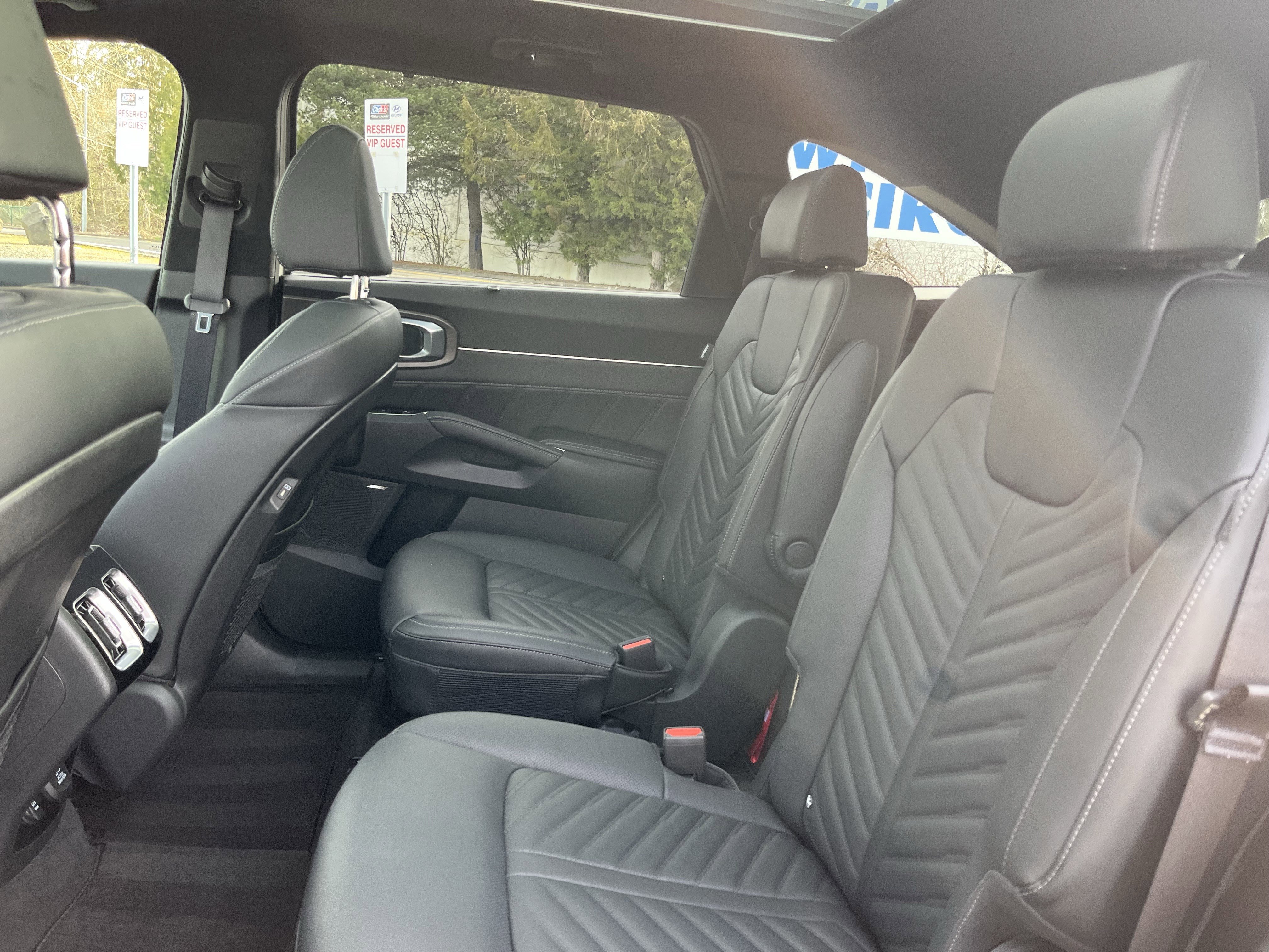 Used 2025 Kia Sorento SX Prestige image 14