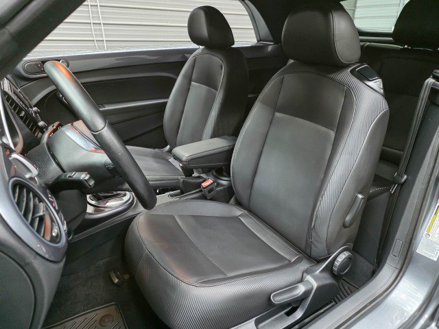 Used 2017 Volkswagen Beetle 1.8T S FWD image 17