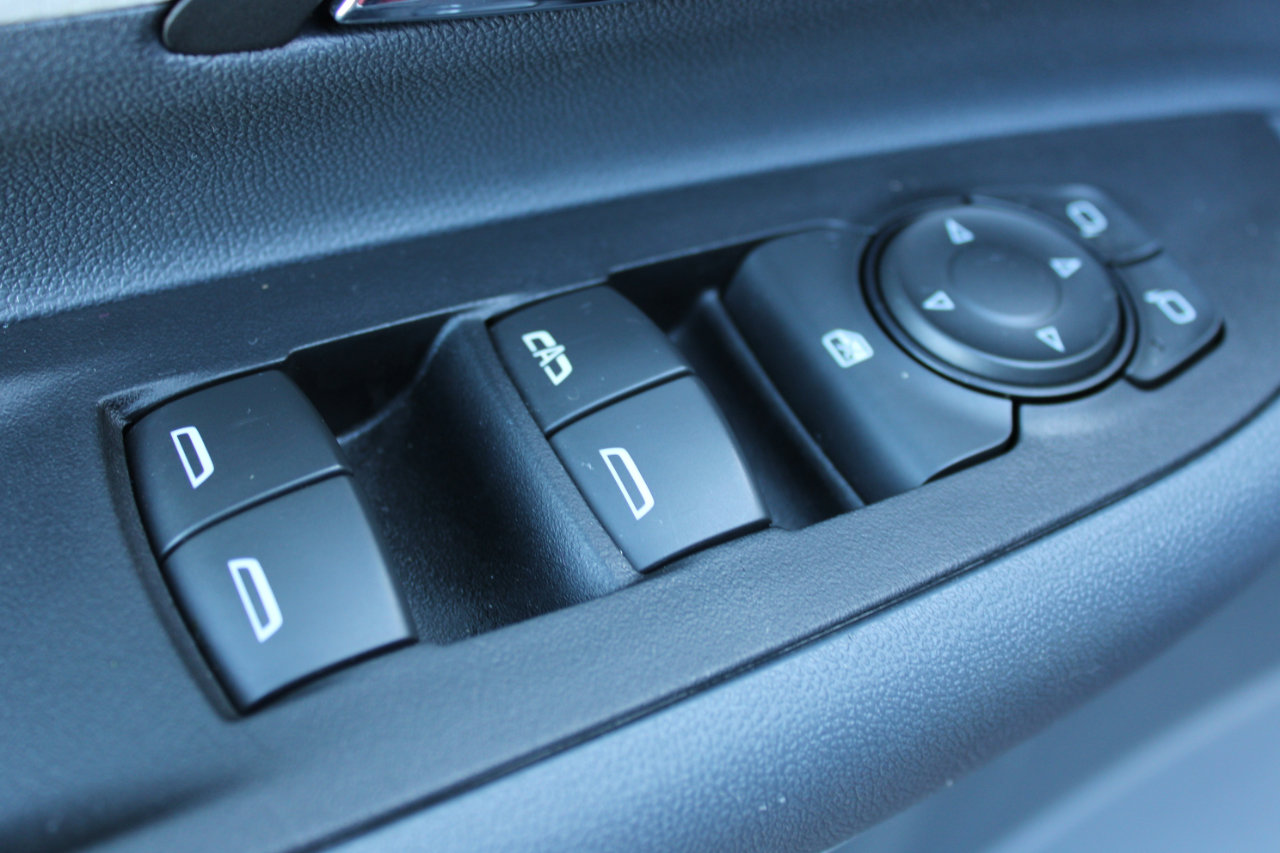 Used 2020 Chevrolet Bolt Premier w/ Infotainment Package image 14