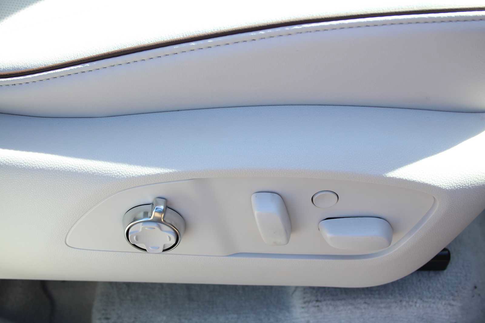 New 2026 Buick Enclave Avenir w/ Super Cruise Package FWD image 17
