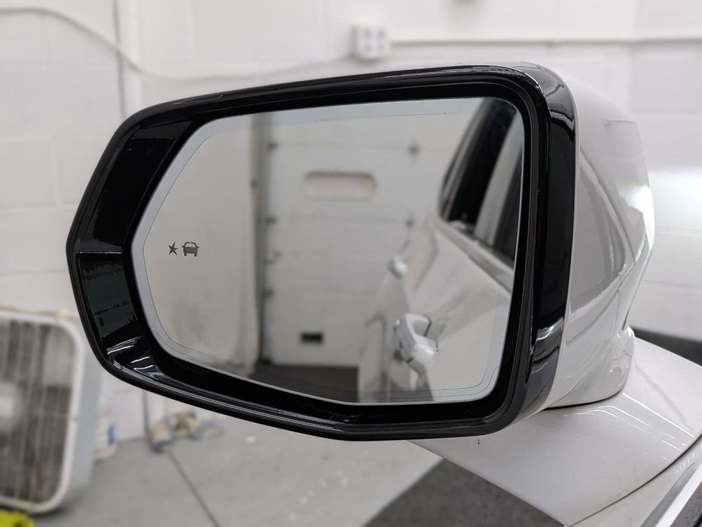 Used 2023 Cadillac XT6 Luxury image 13