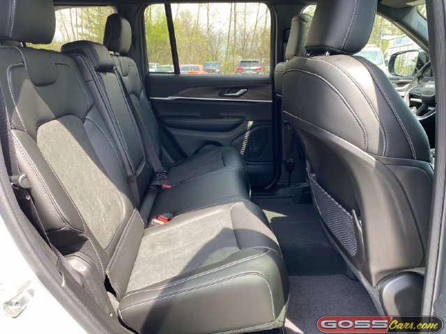 New 2026 Jeep Grand Cherokee Altitude AWD/4WD image 7