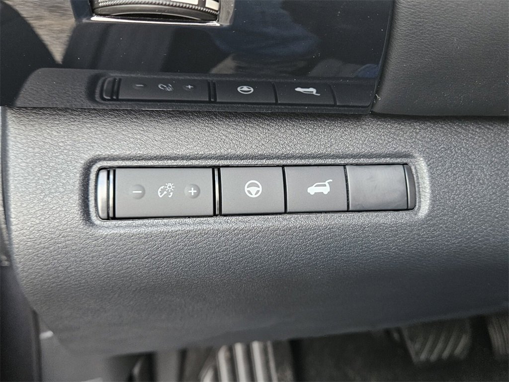 New 2025 Nissan Pathfinder SV image 28