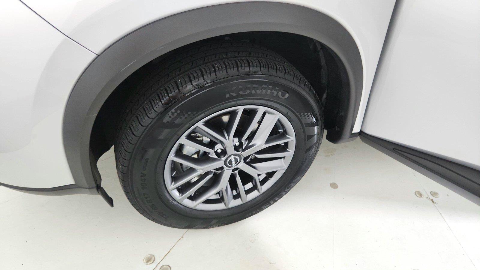 Used 2024 Nissan Rogue S AWD/4WD image 36