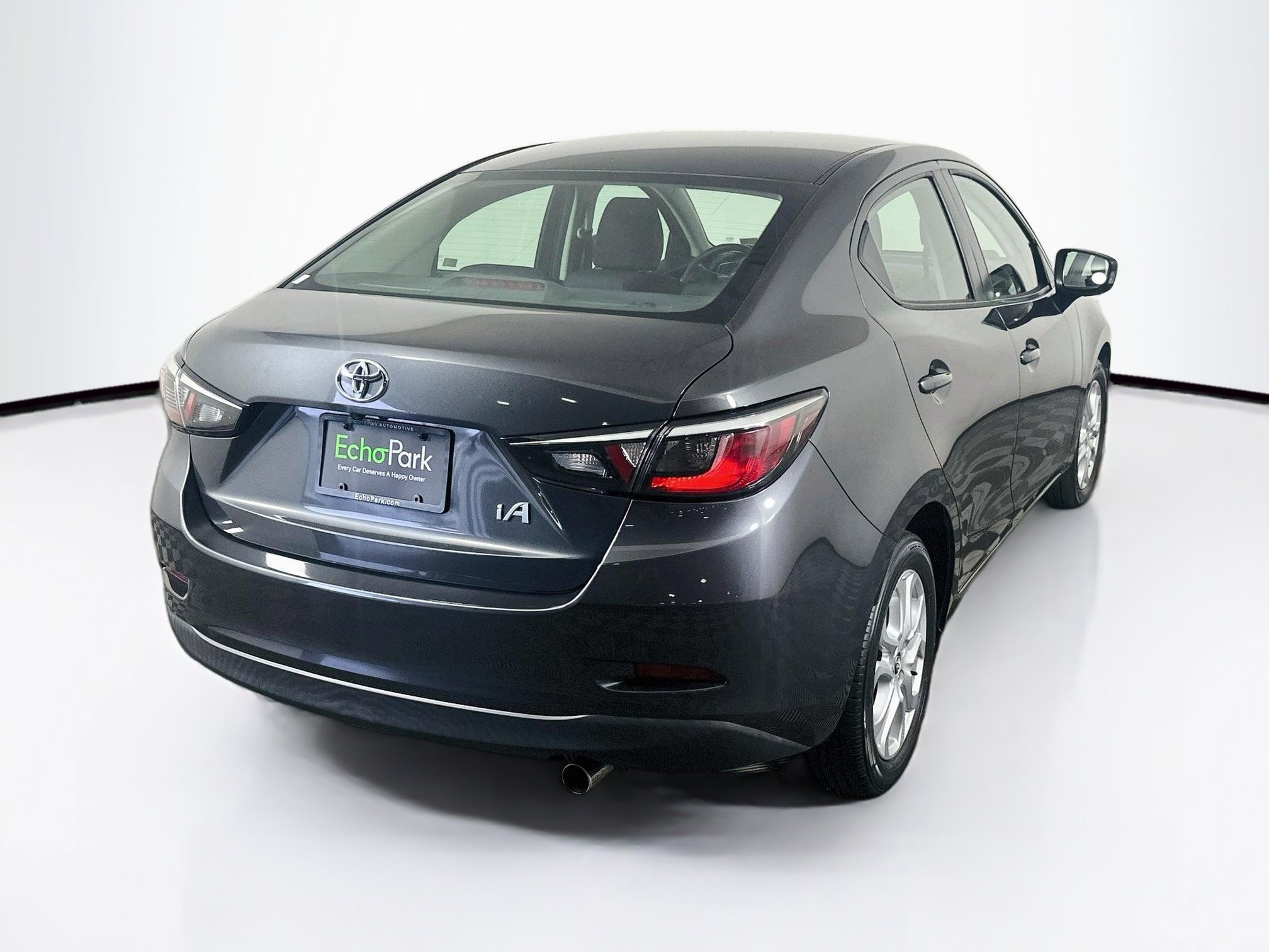 Used 2018 Toyota Yaris iA FWD image 9