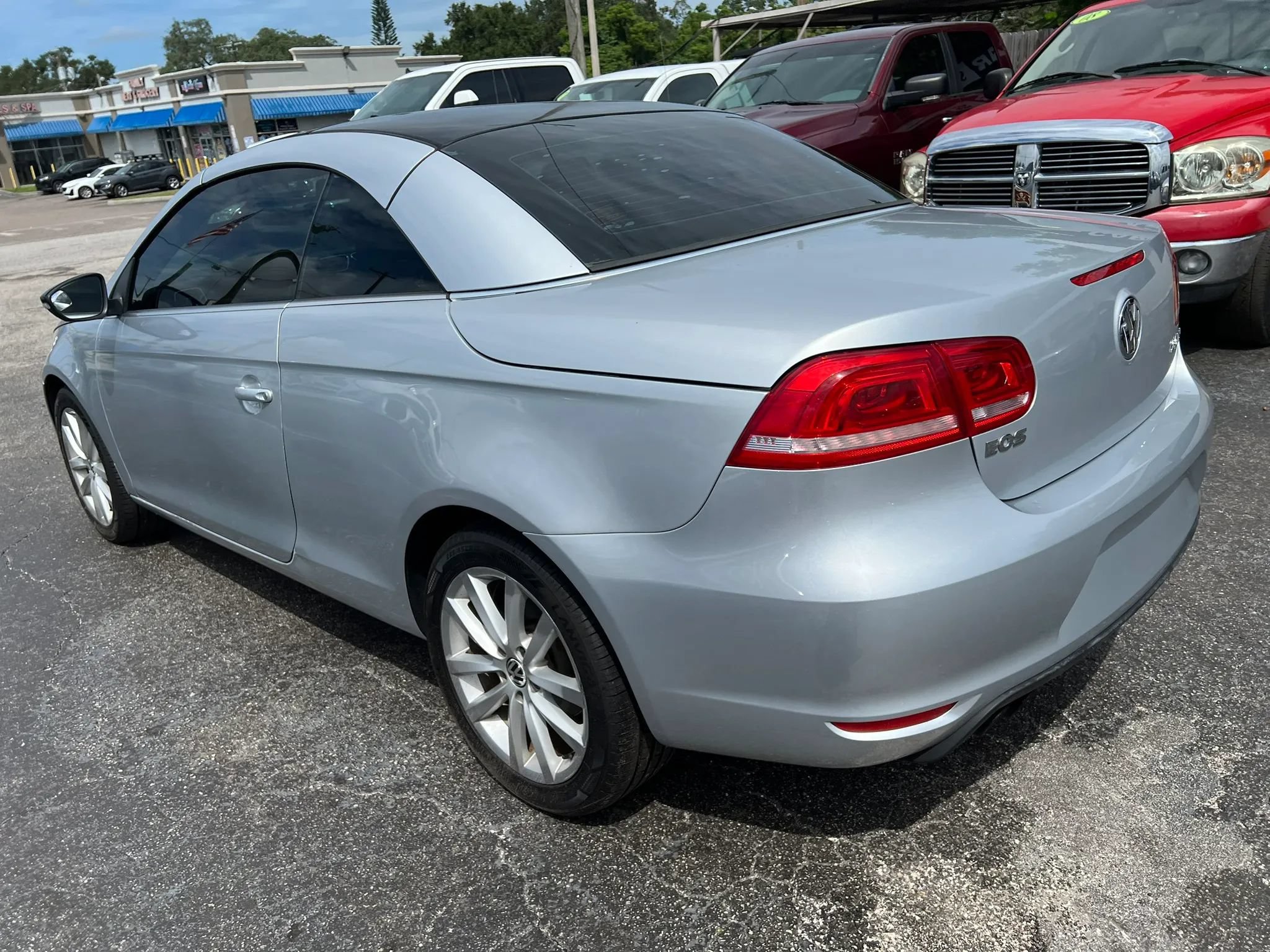 Used 2012 Volkswagen Eos Komfort FWD image 7
