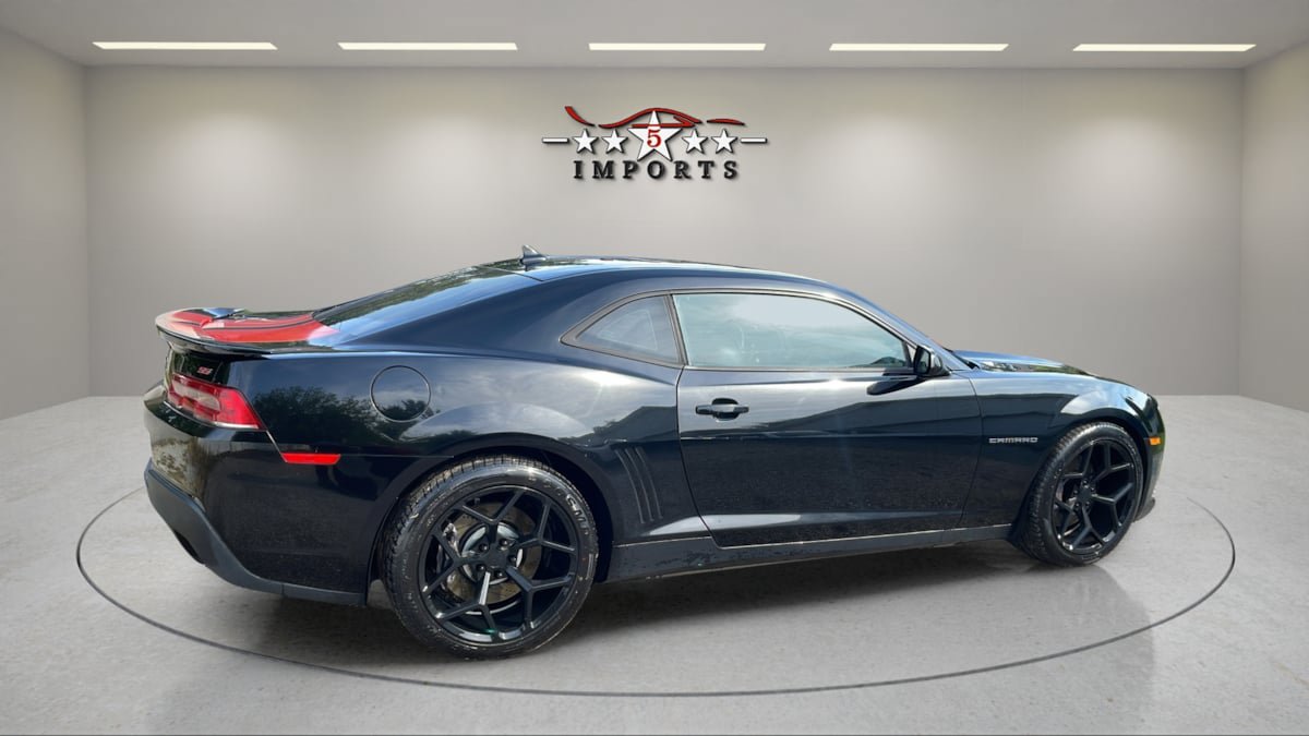 Used 2015 Chevrolet Camaro SS w/ RS Package RWD image 5