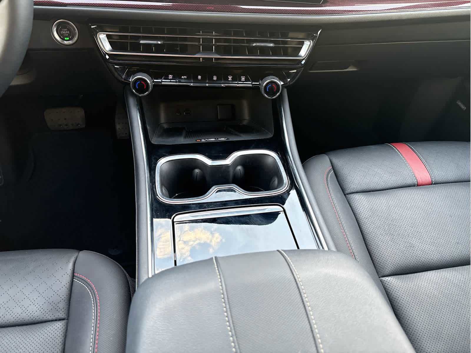 Used 2024 Chevrolet Traverse RS image 22