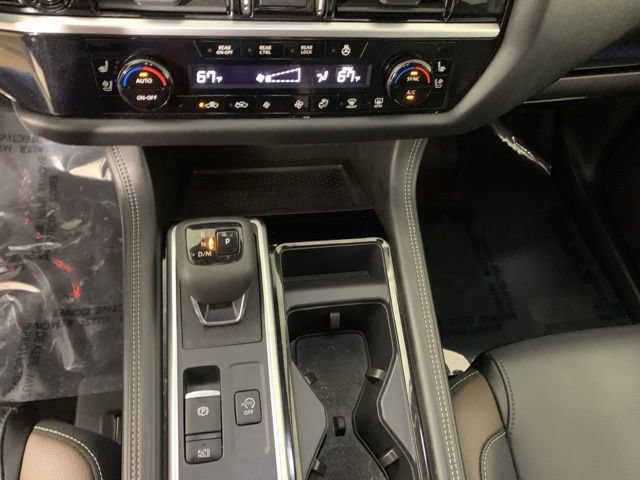 Used 2025 Nissan Pathfinder Platinum w/ Lighting Package (N93) AWD/4WD image 25