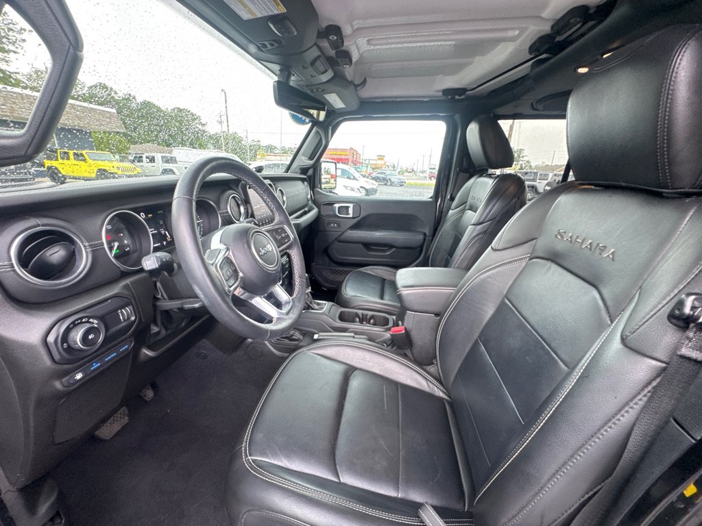 Used 2023 Jeep Wrangler Unlimited Sahara w/ Cold Weather Group AWD/4WD image 9