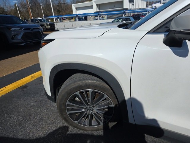Used 2024 Toyota Grand Highlander AWD Hybrid image 20