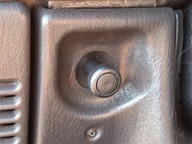 Used 1999 Jeep Wrangler SE image 21