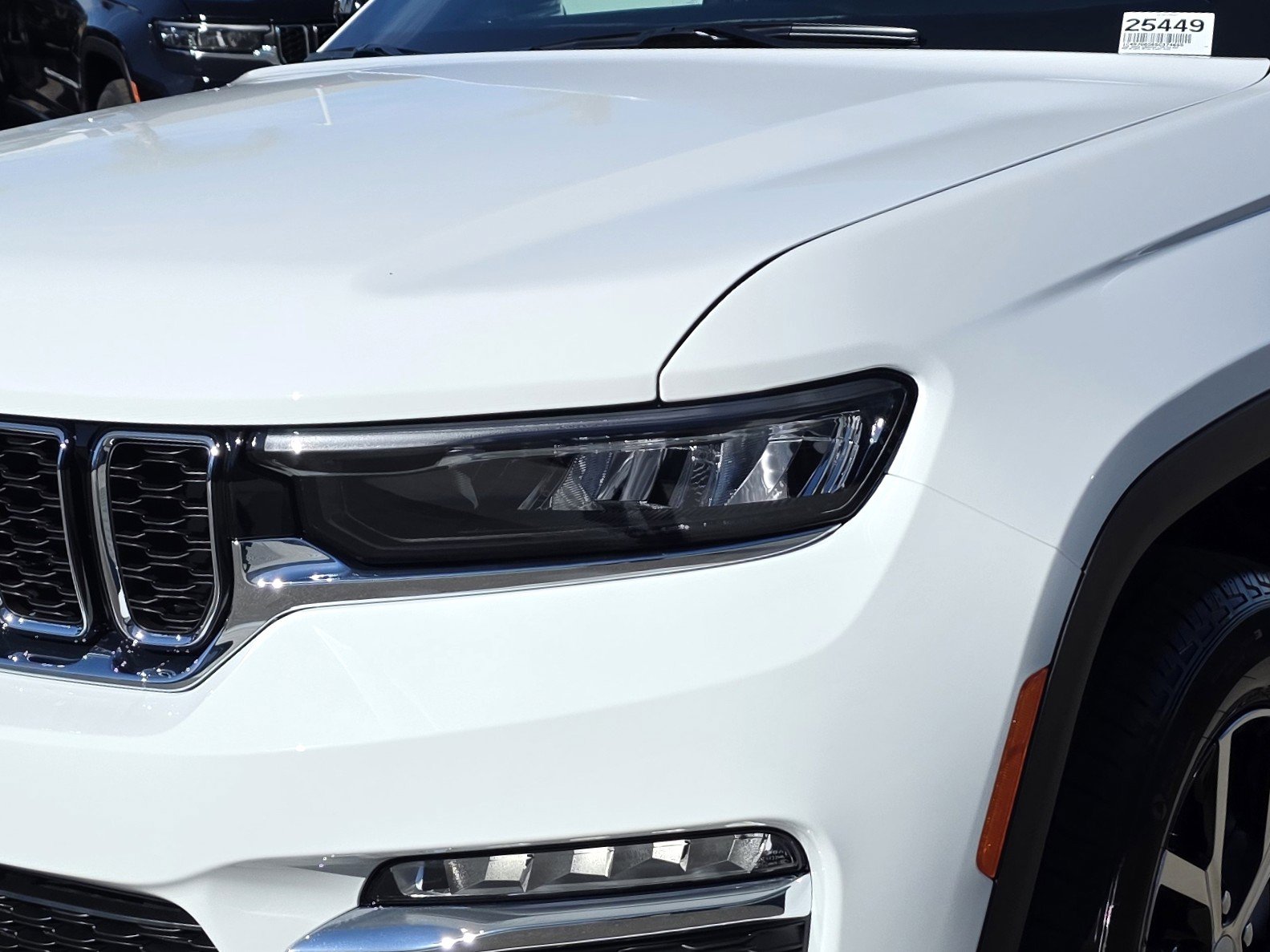 New 2025 Jeep Grand Cherokee Limited image 9