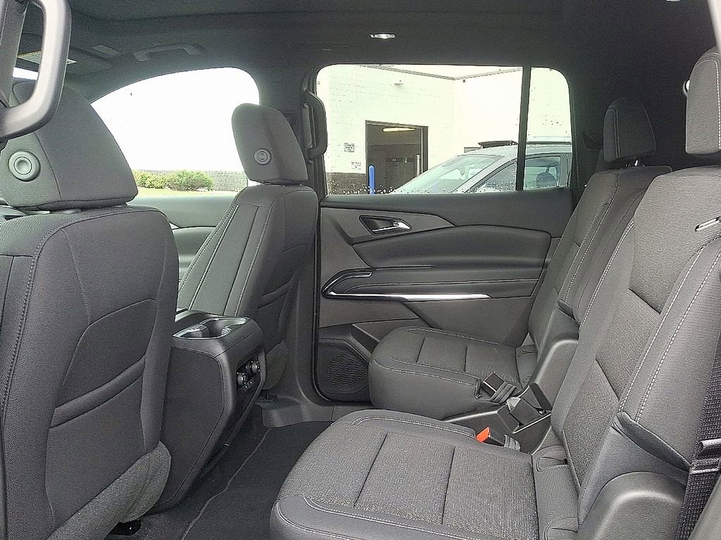 New 2026 Chevrolet Traverse LT w/ Sun and Wheel Package image 7