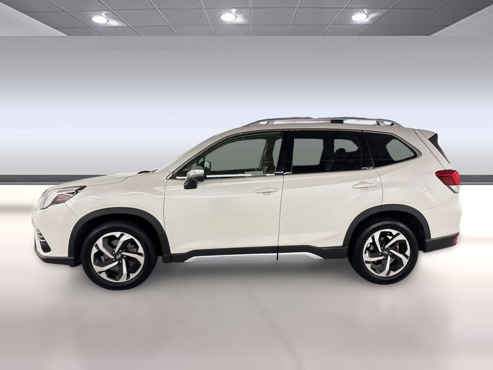 Used 2022 Subaru Forester Touring w/ Popular Package #2 AWD/4WD image 2