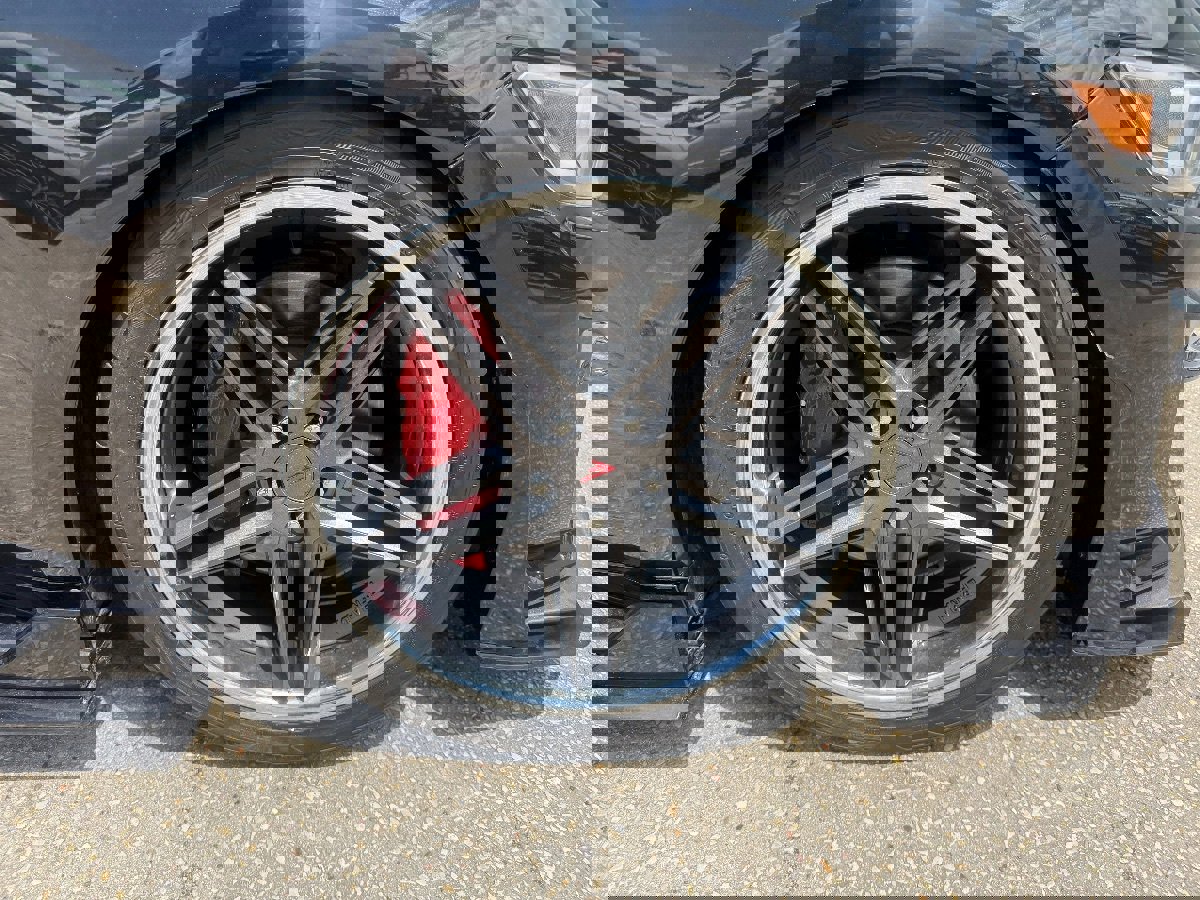 Used 2017 Ford Mustang GT w/ Black Accent Package RWD image 12