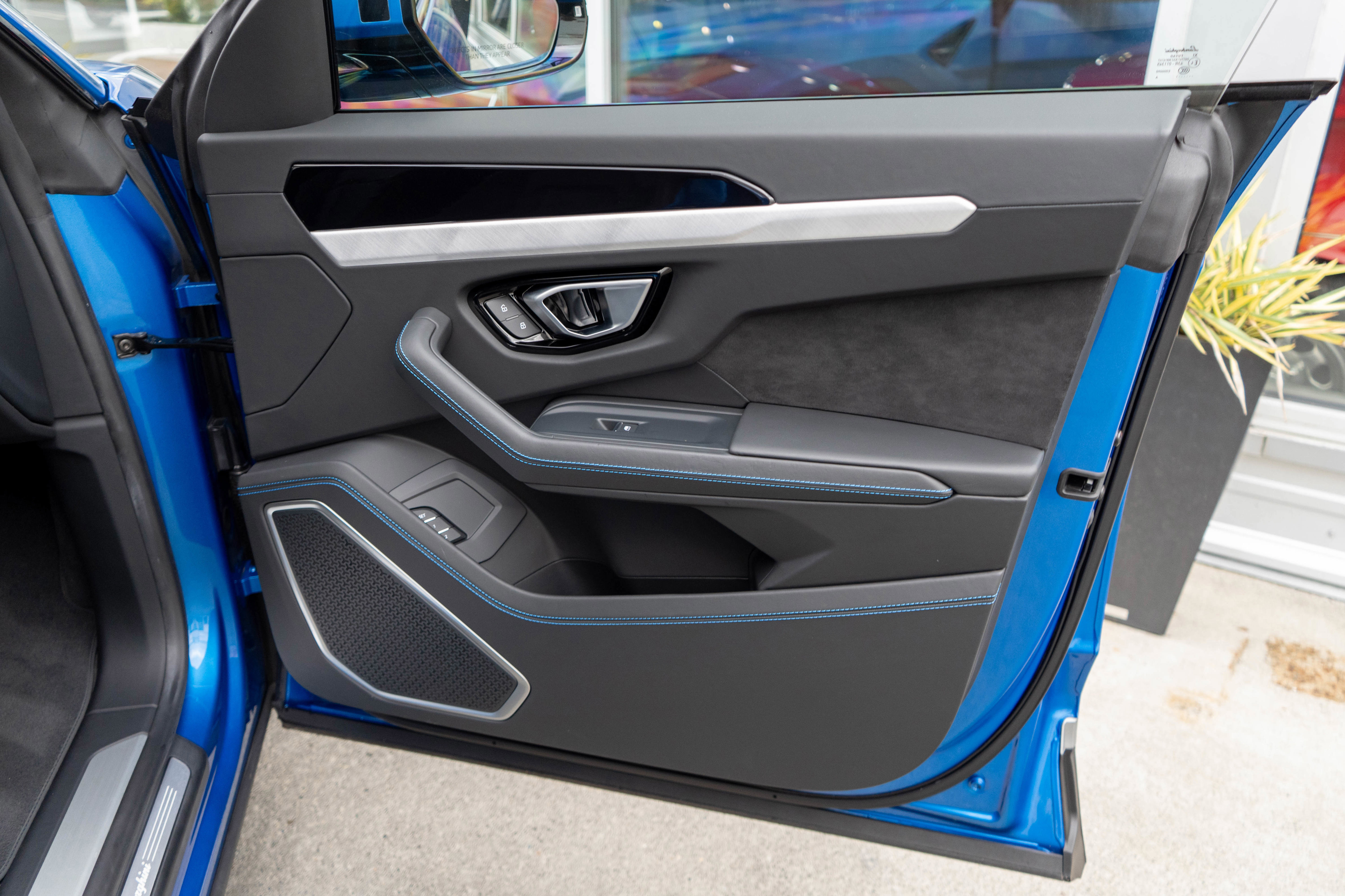 Used 2021 Lamborghini Urus image 29
