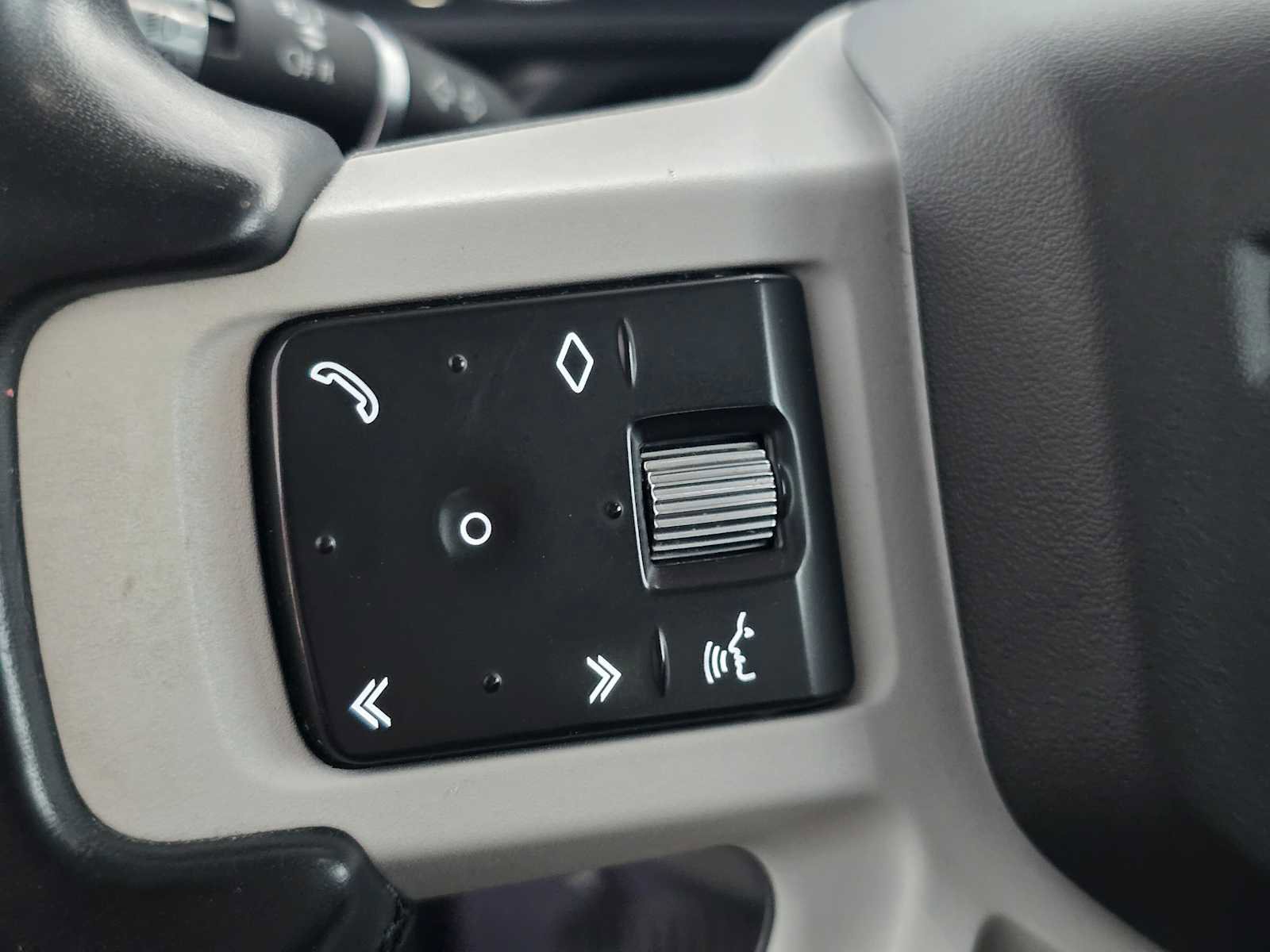 Used 2022 Land Rover Defender 110 SE image 23