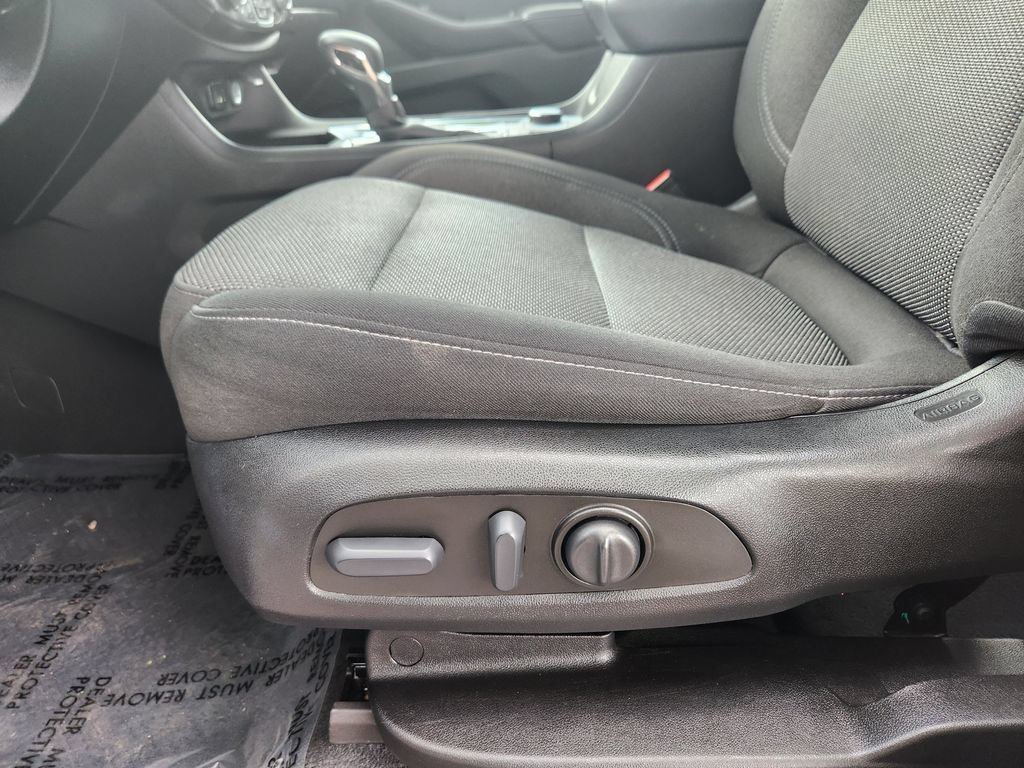 Used 2023 Chevrolet Traverse LT AWD/4WD image 15