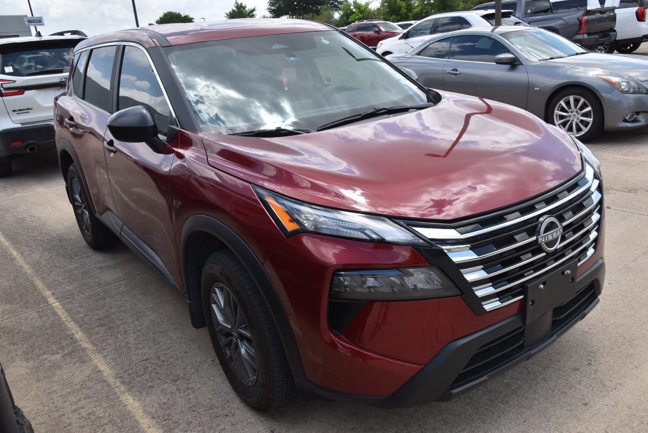Used 2025 Nissan Rogue S FWD image 4