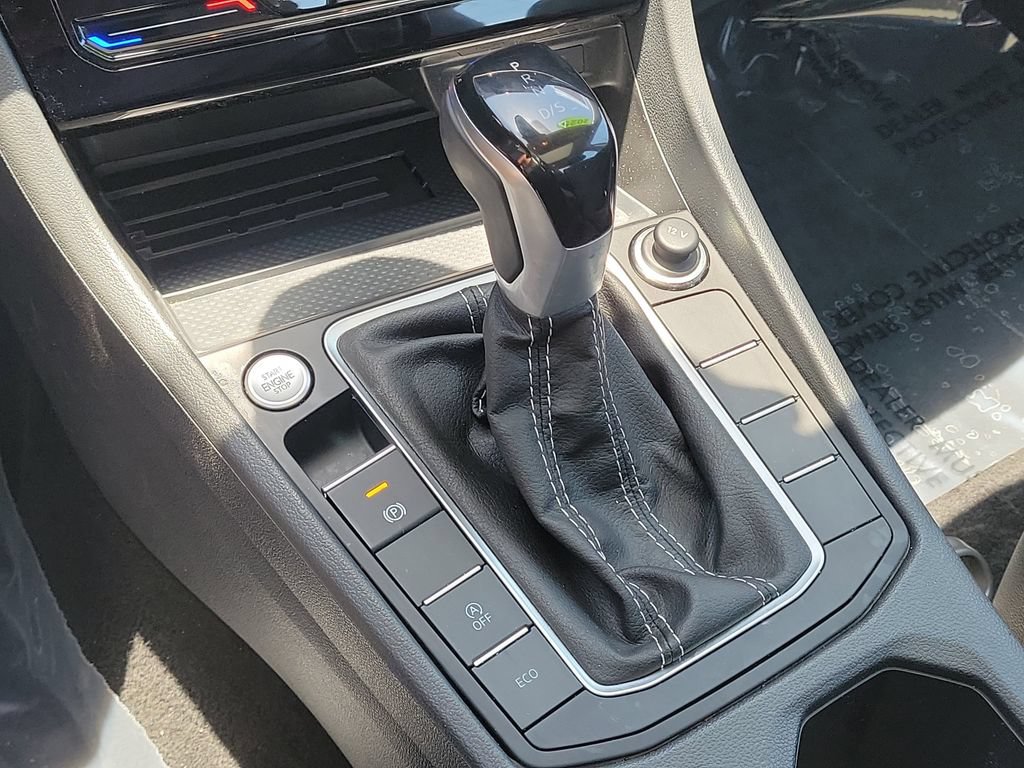 Used 2025 Volkswagen Jetta SE w/ Sunroof Package FWD image 25