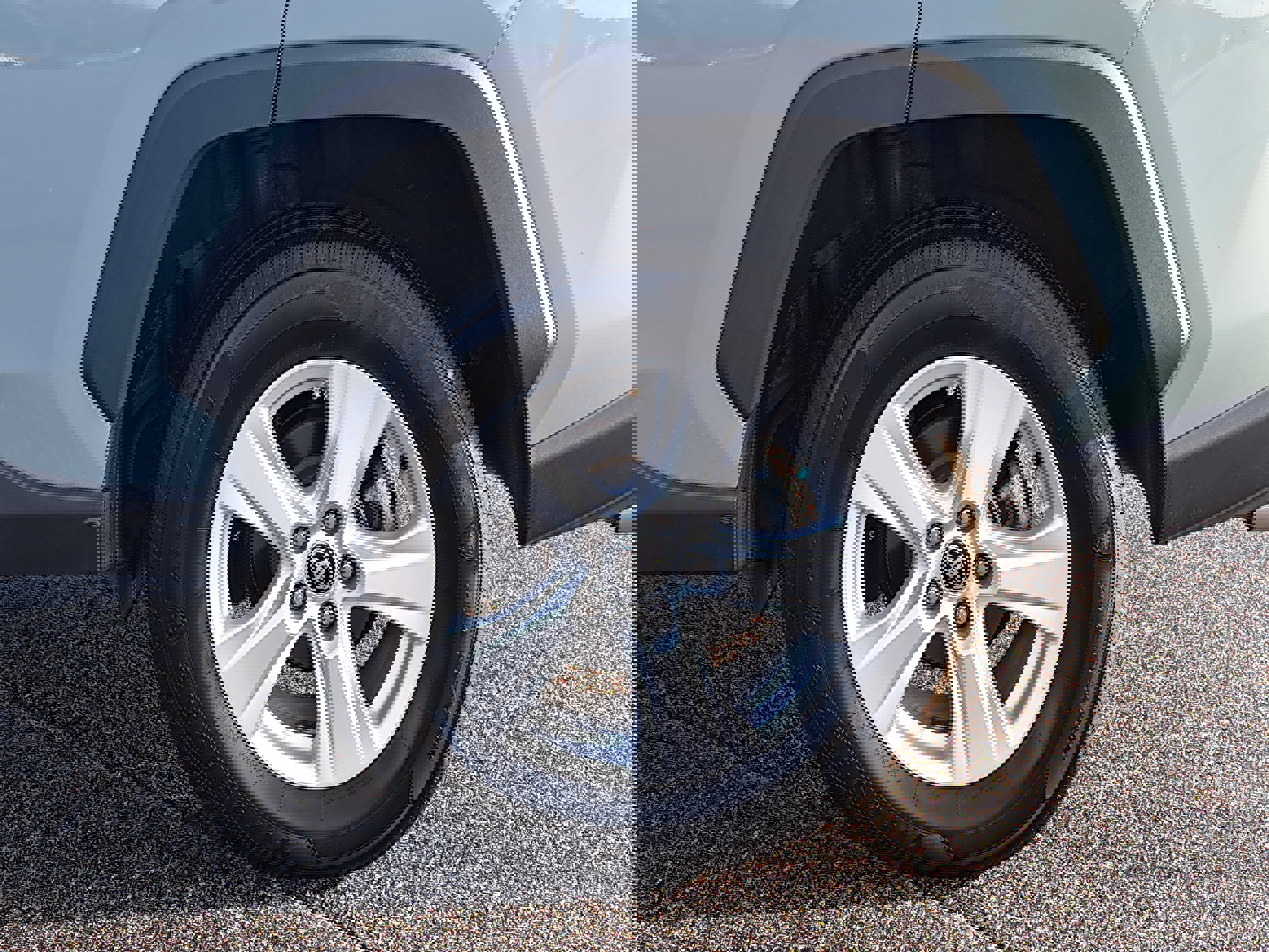 Used 2021 Toyota RAV4 XLE image 30