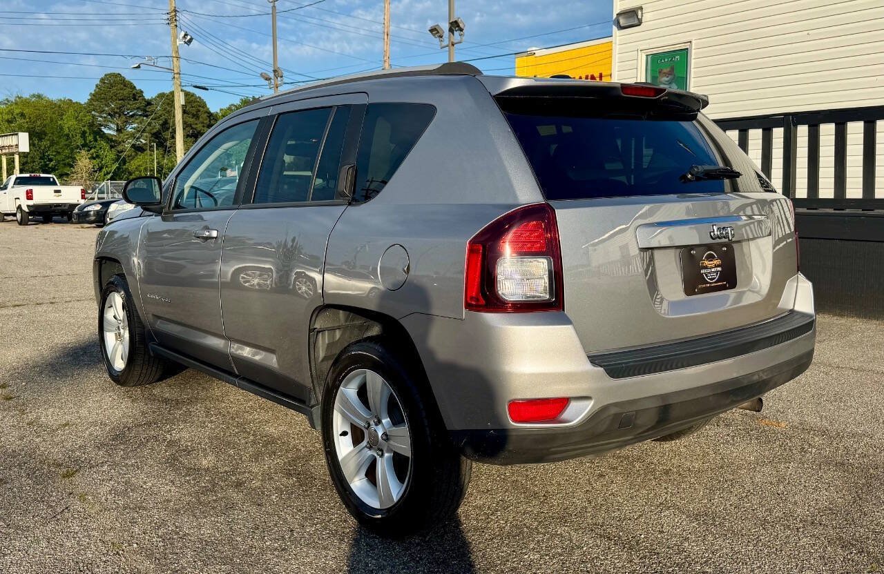 Used 2016 Jeep Compass Sport w/ Power Value Group FWD image 3