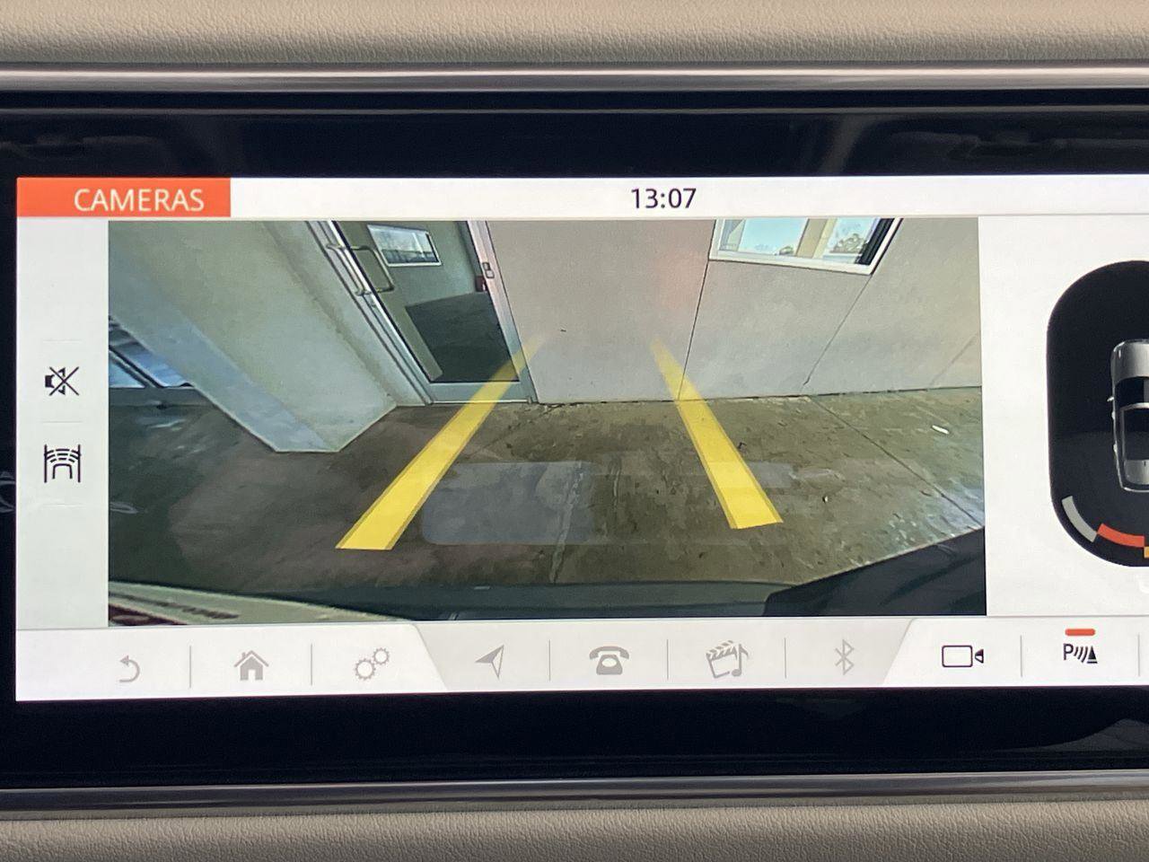 Used 2021 Land Rover Range Rover image 12