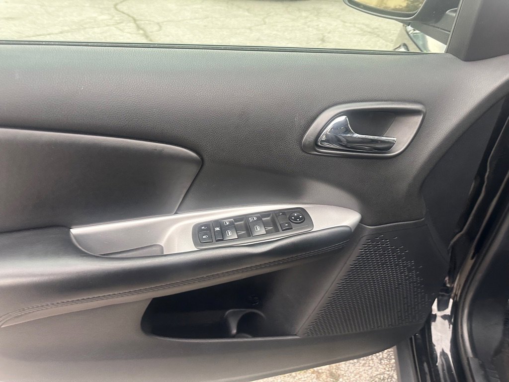 Used 2020 Dodge Journey SE w/ SE Popular Equipment Group image 12