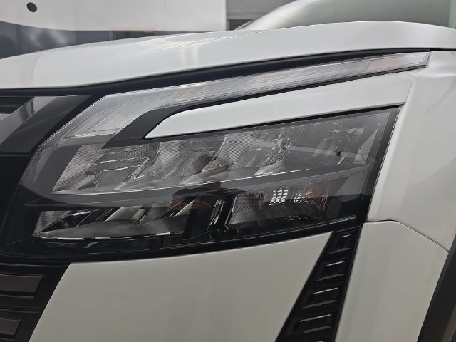 New 2026 Nissan Pathfinder Platinum FWD image 13