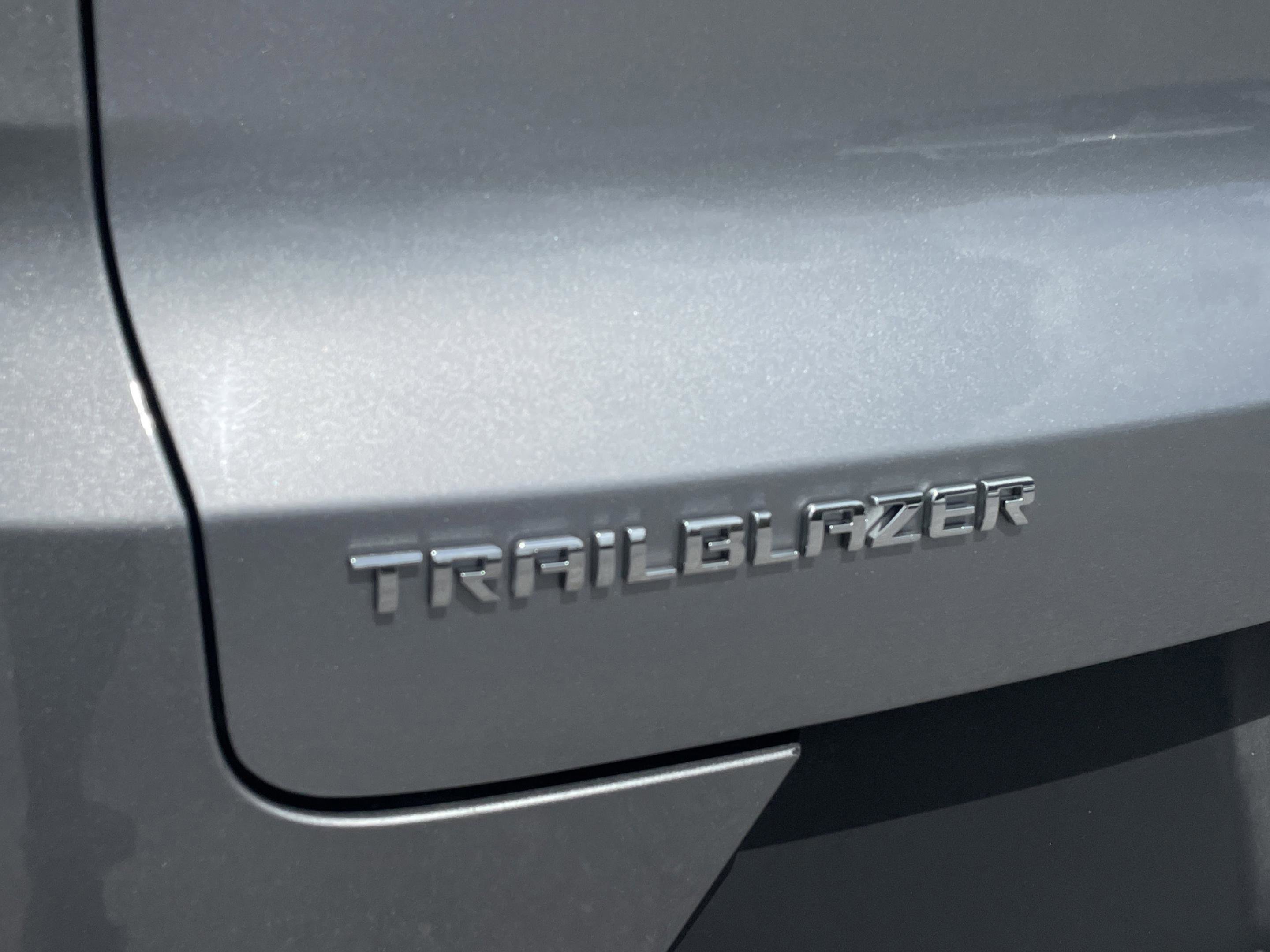 Used 2023 Chevrolet TrailBlazer LS FWD image 17