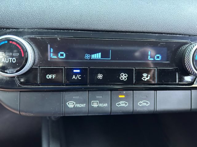 Used 2021 Hyundai Elantra SEL FWD image 22