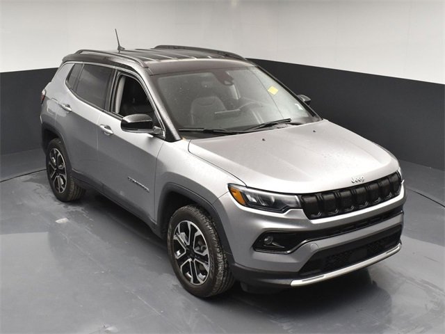 Used 2022 Jeep Compass Limited image 39