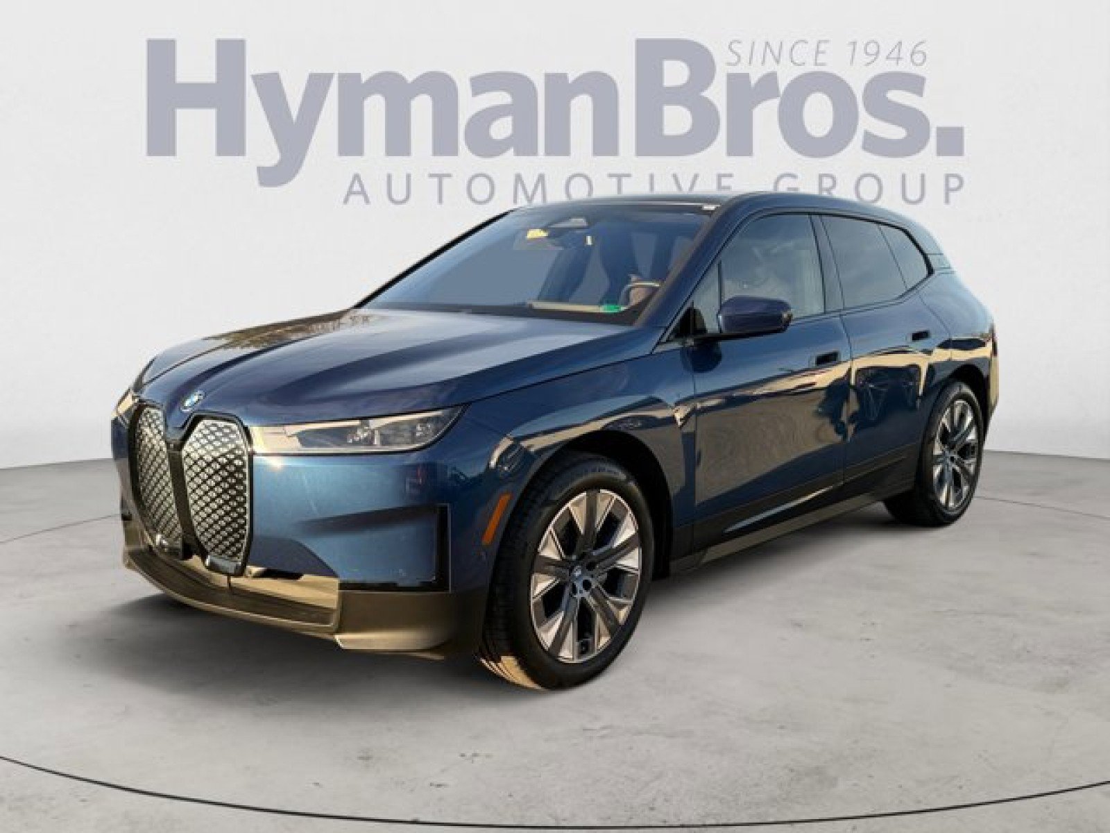 Used 2025 BMW iX xDrive50 w/ Convenience Package image 7