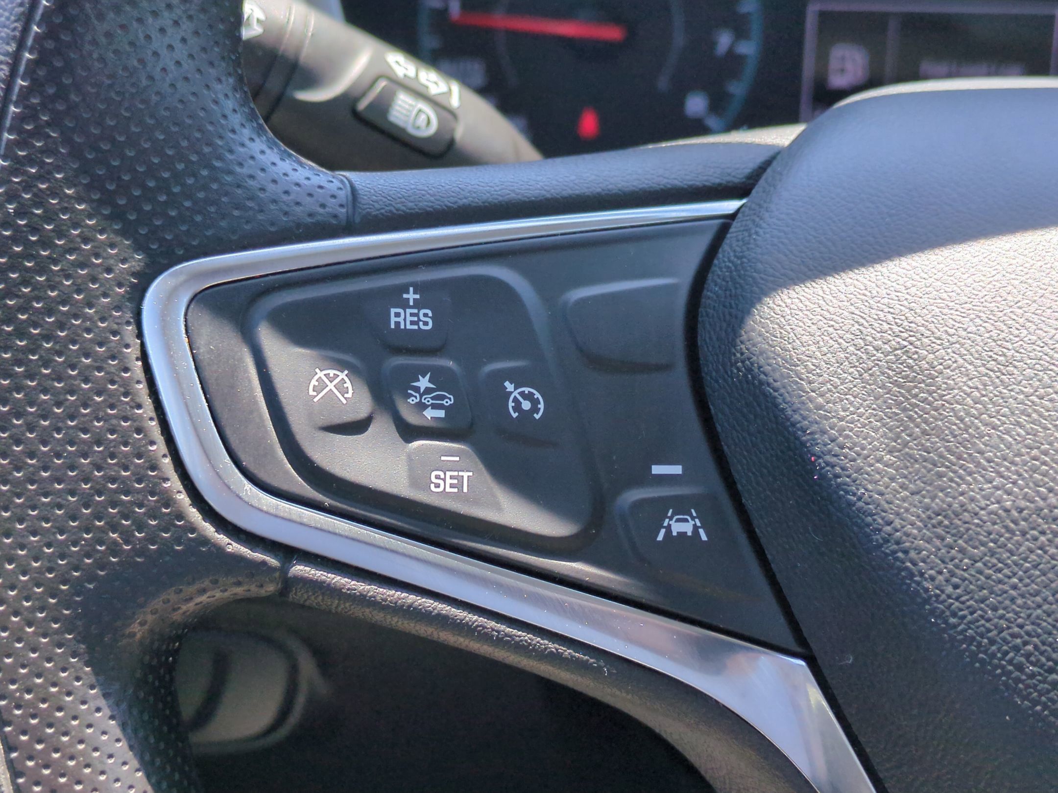 Used 2023 Chevrolet Equinox LS AWD/4WD image 19