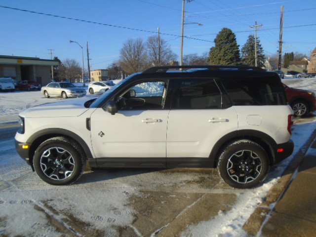 Used 2025 Ford Bronco Sport Outer Banks w/ Outer Banks Tech Package+ AWD/4WD image 2