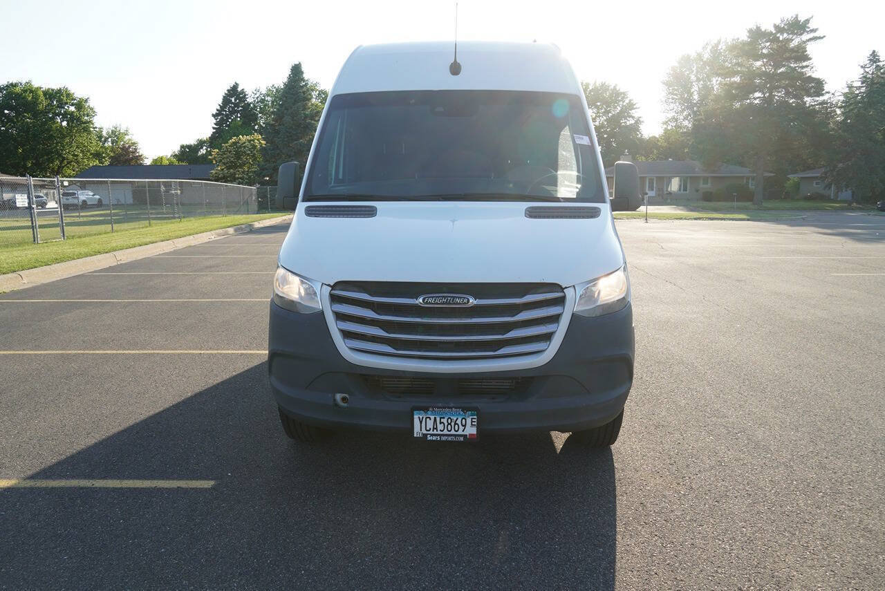 Used 2020 Freightliner Sprinter 2500 RWD image 25
