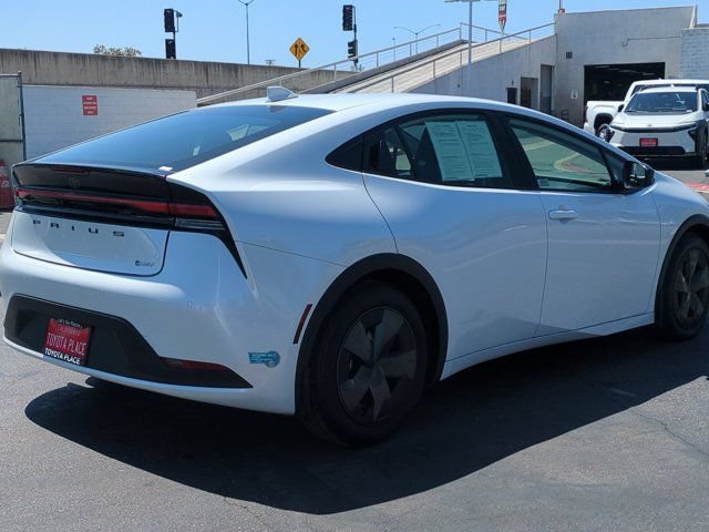 Used 2024 Toyota Prius LE FWD image 8